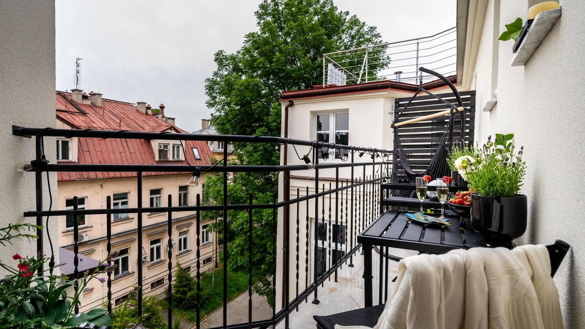 Rooftop Wawel View With Jacuzzi L Luxury Apartment Krakow